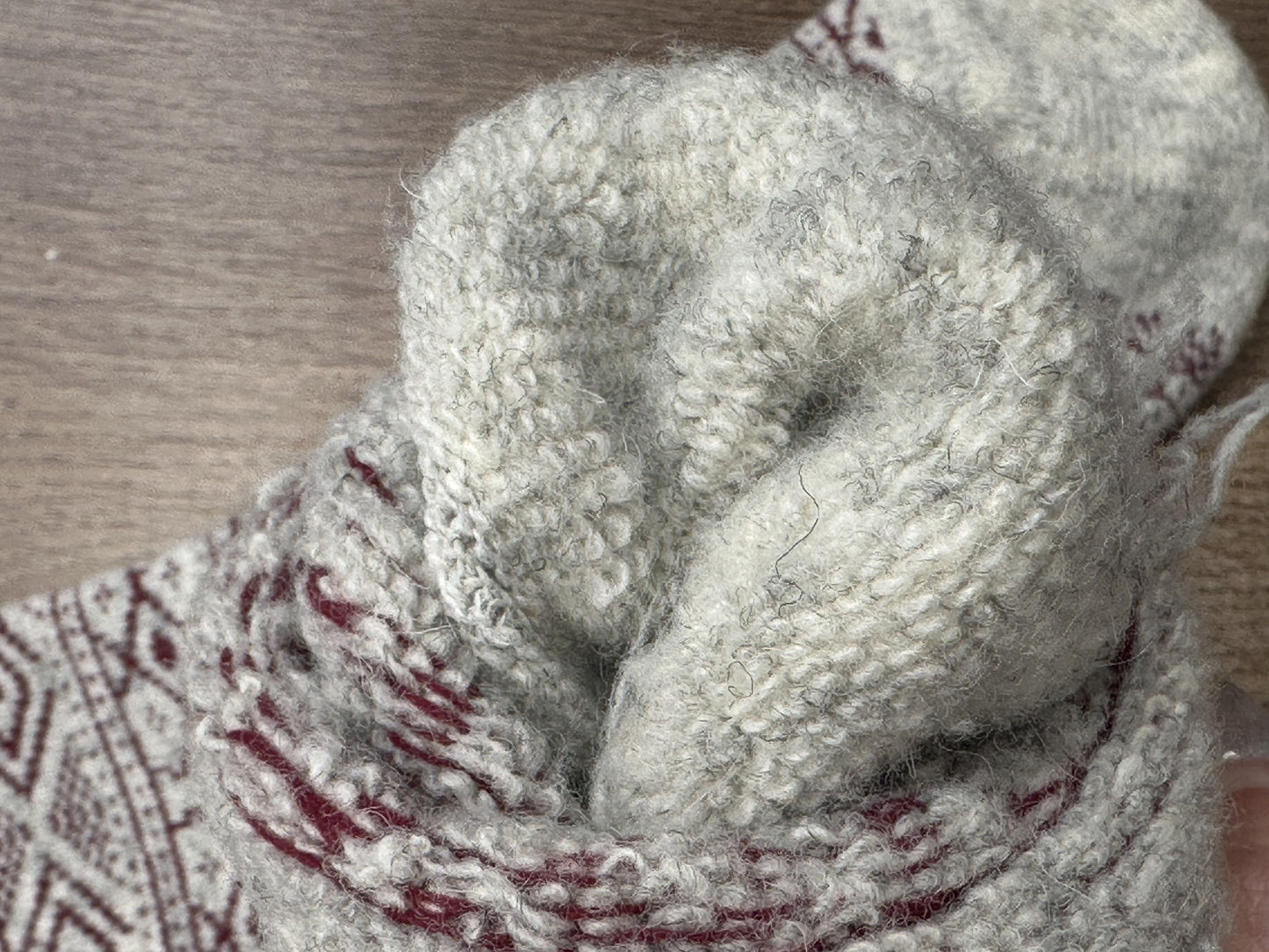 Rag wool socks with Norwegin flag Grey:burgundy