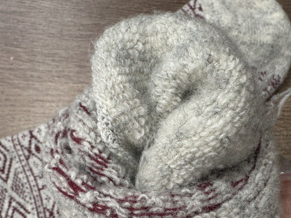 Rag wool socks with Norwegin flag Grey:burgundy