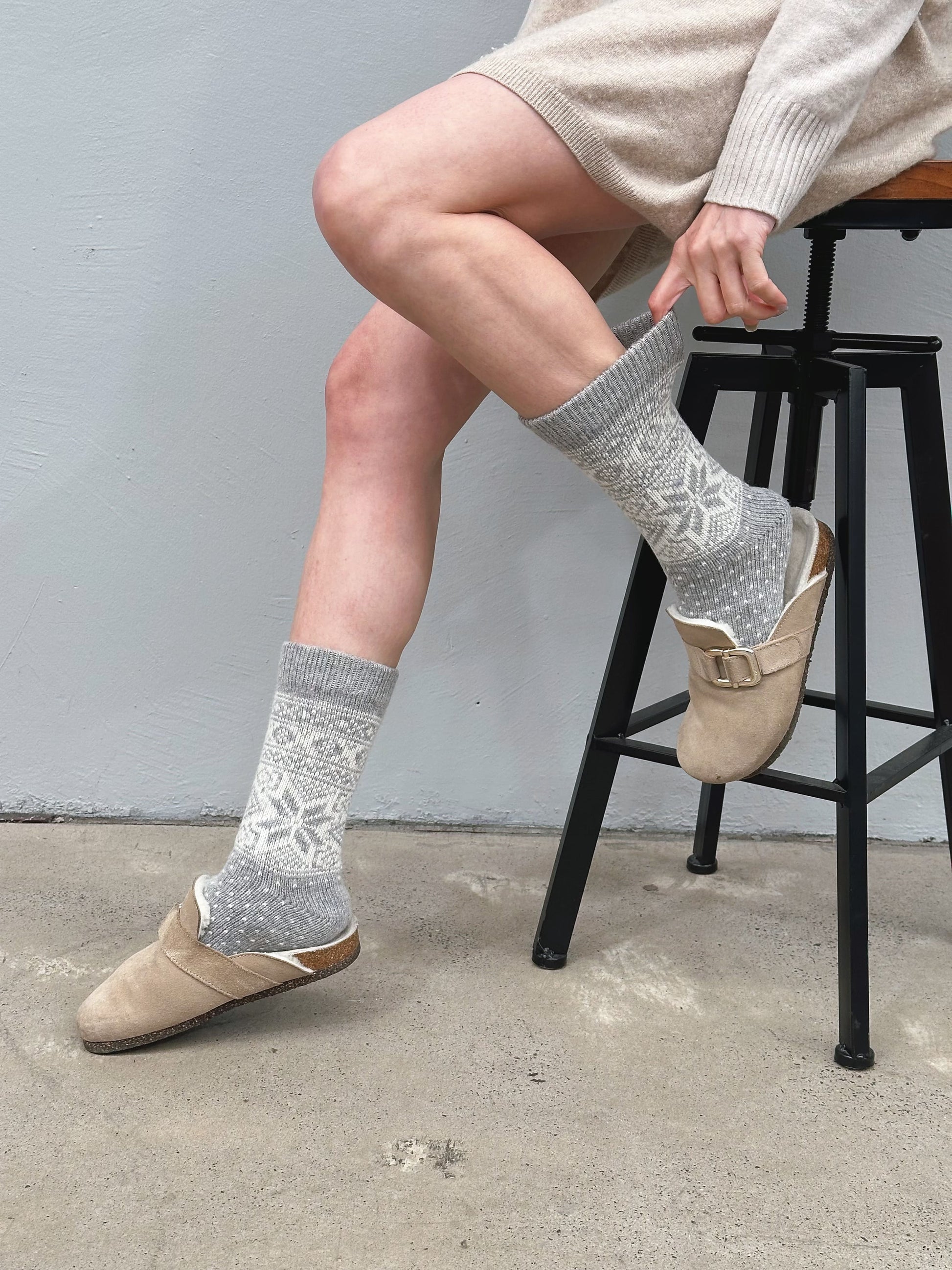 Buy Snowflake Light Grey:White Colour EU Wool Socks Wholesale
