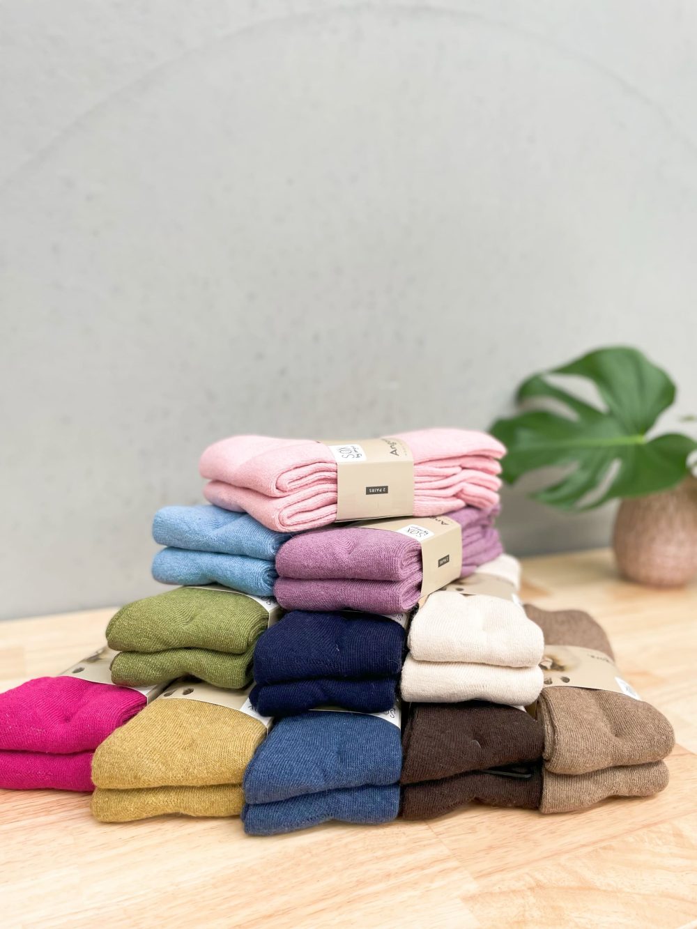 angora wool blend cushion crew socks | seamless